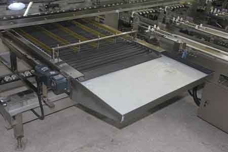 Roller table for unqualified egg grades